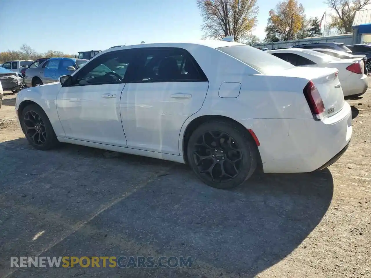 2 Photograph of a damaged car 2C3CCABG1KH535992 CHRYSLER 300 2019