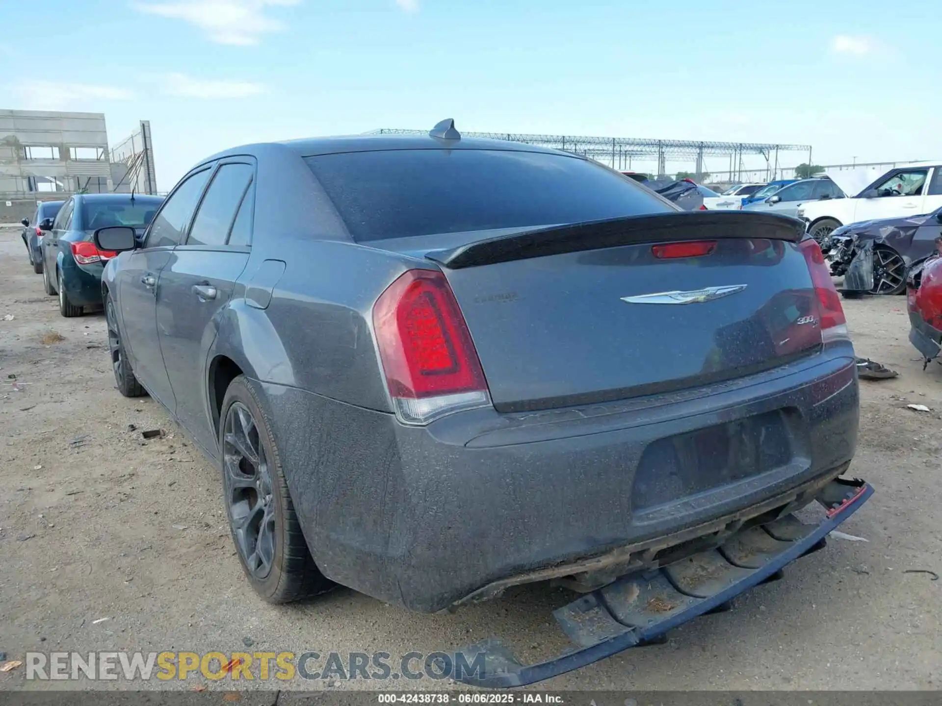 3 Photograph of a damaged car 2C3CCABG3KH562921 CHRYSLER 300 2019