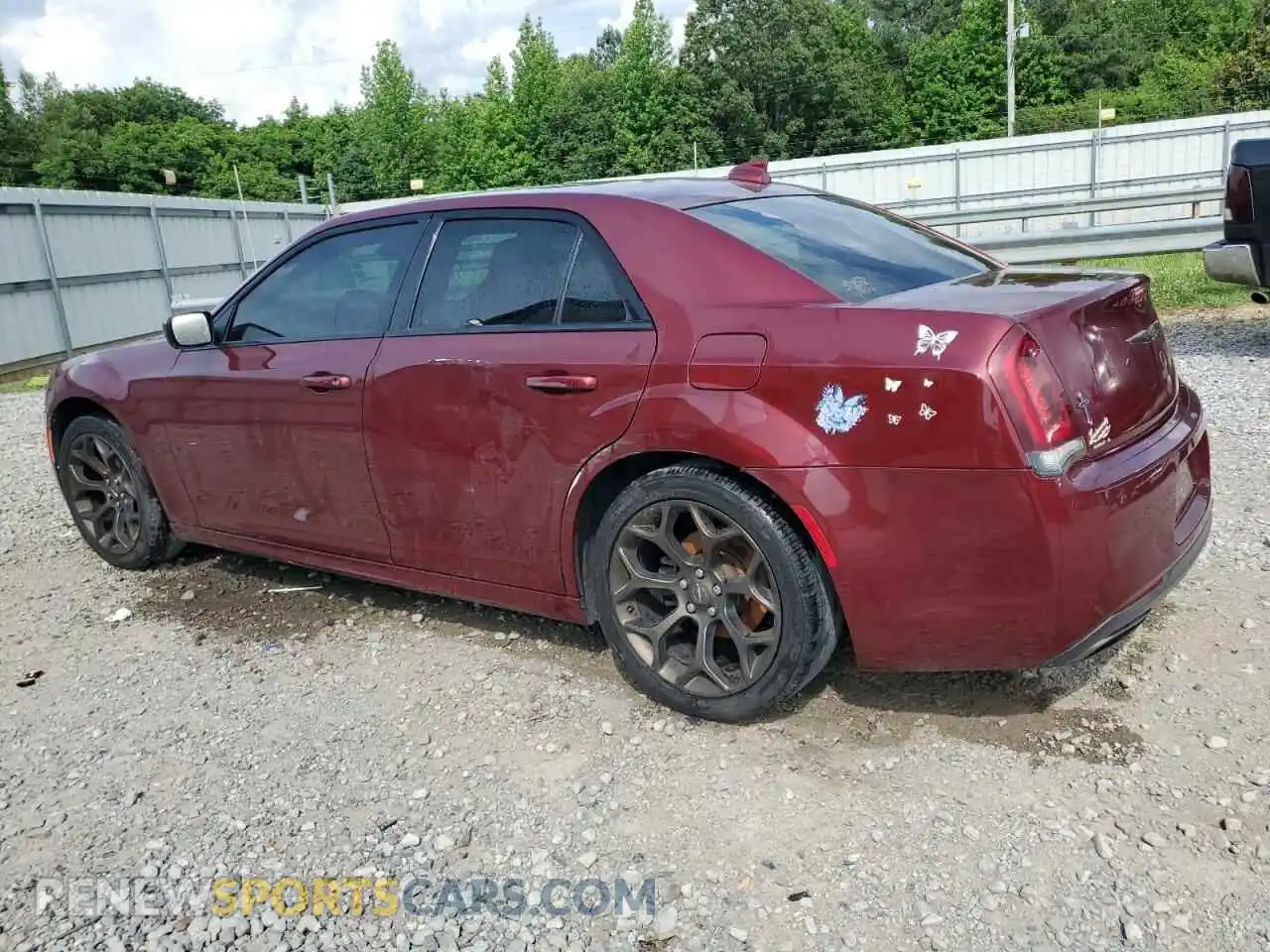 2 Photograph of a damaged car 2C3CCABG3KH665465 CHRYSLER 300 2019