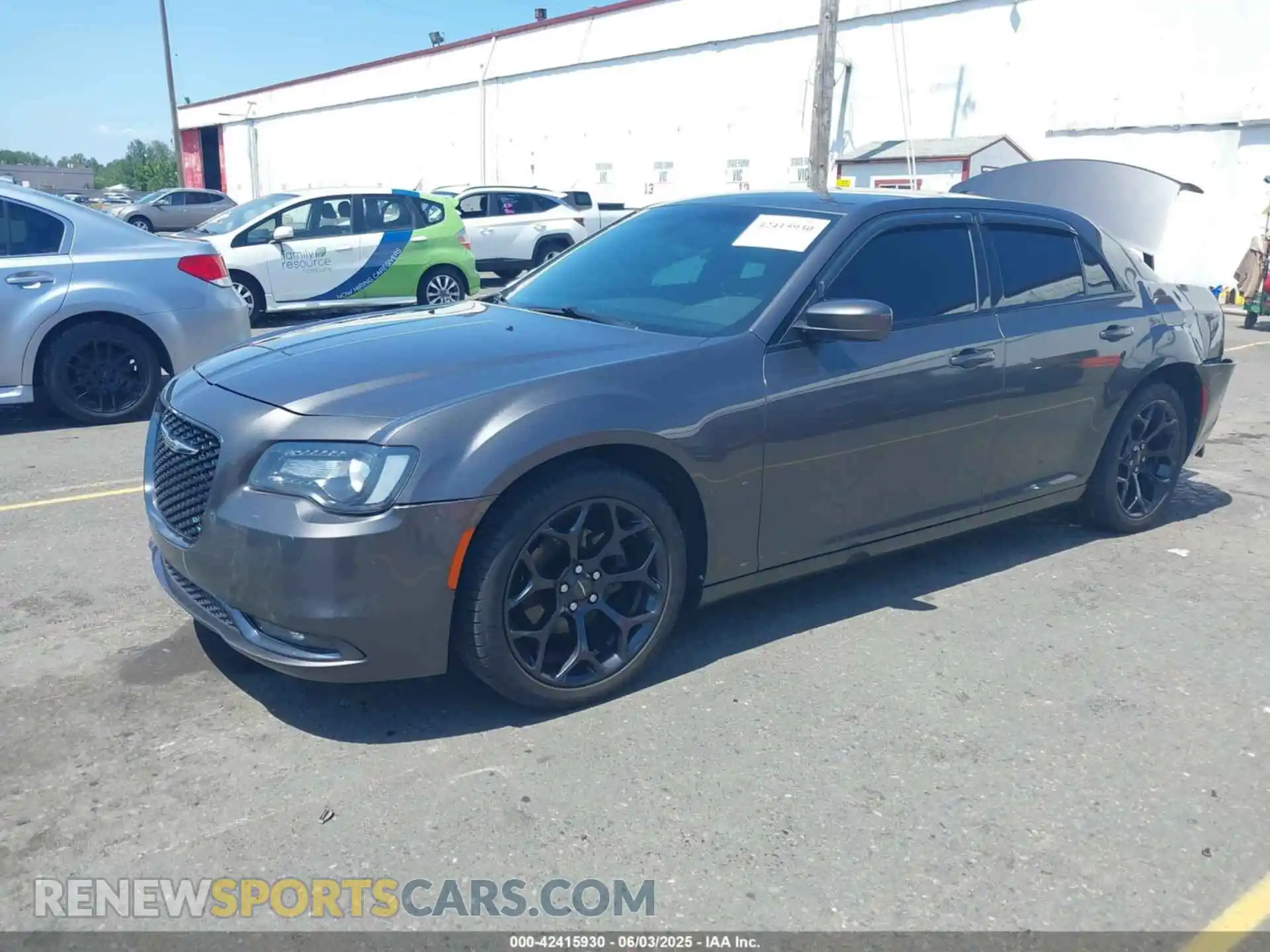 2 Photograph of a damaged car 2C3CCABG4KH656015 CHRYSLER 300 2019