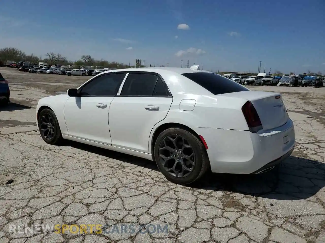 2 Photograph of a damaged car 2C3CCABG5KH539446 CHRYSLER 300 2019