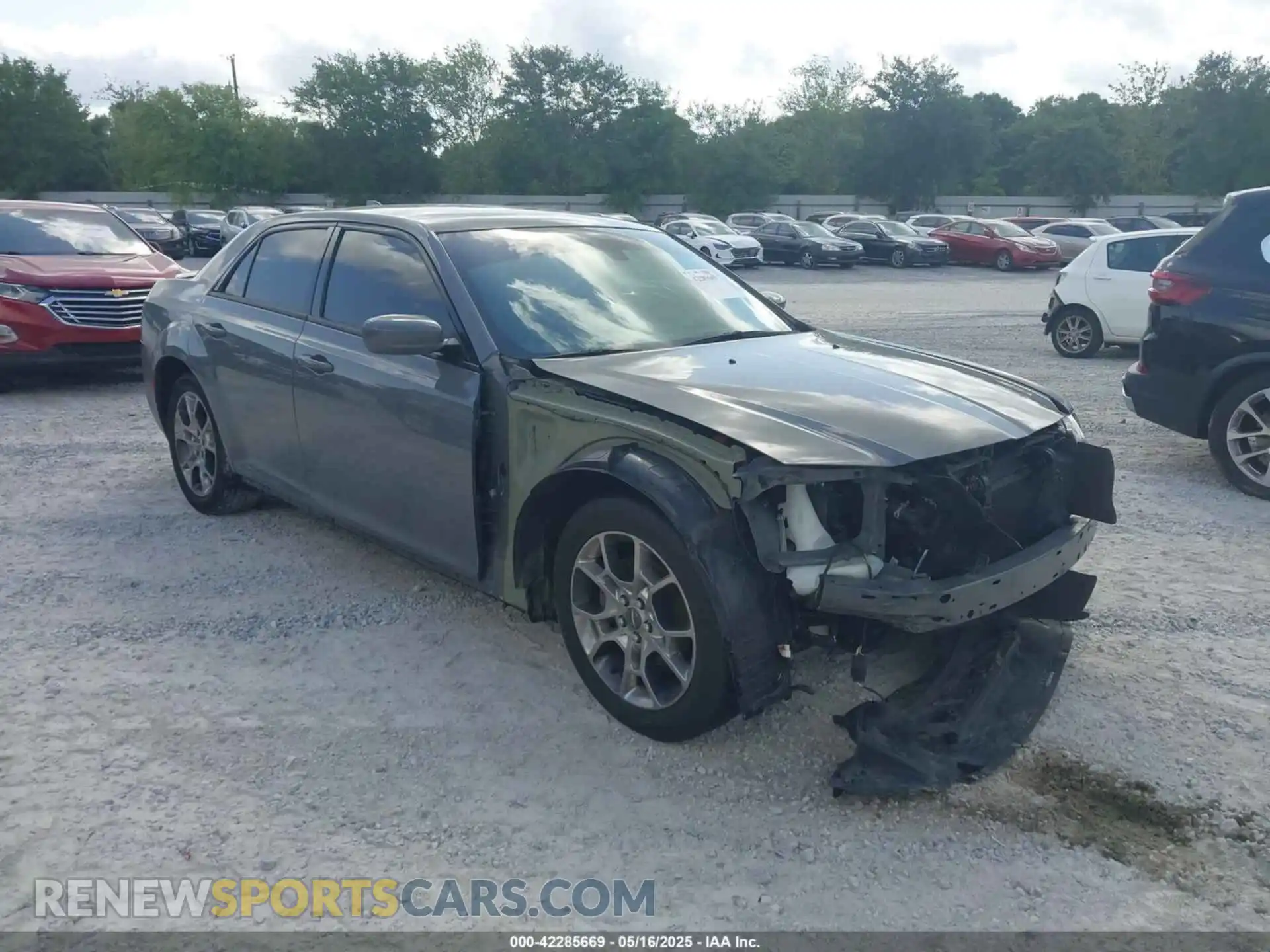 1 Photograph of a damaged car 2C3CCABG5KH573371 CHRYSLER 300 2019