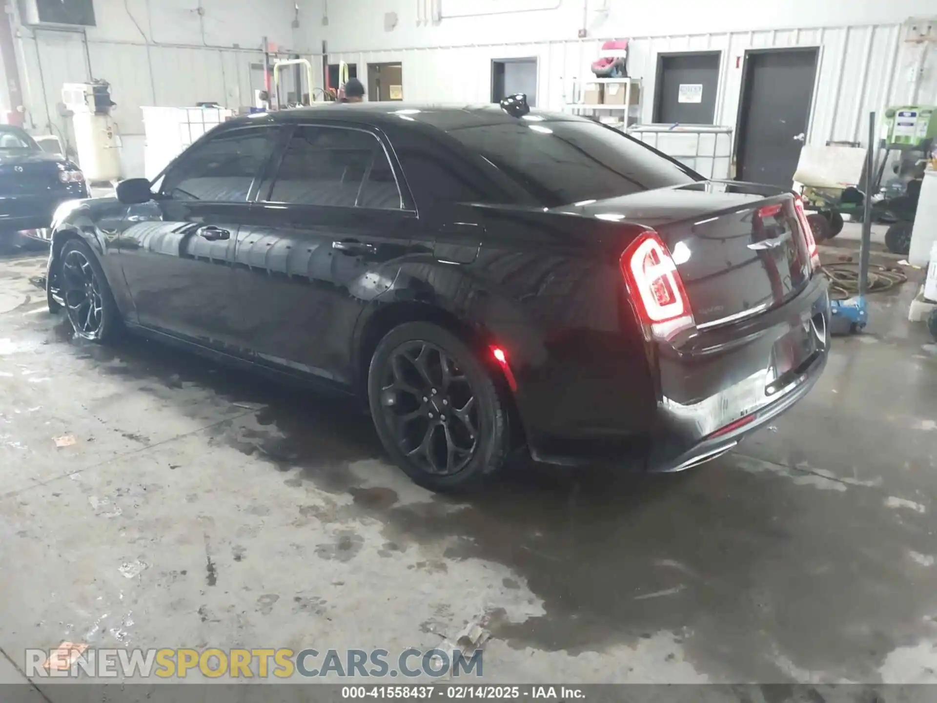 3 Photograph of a damaged car 2C3CCABG6KH617913 CHRYSLER 300 2019