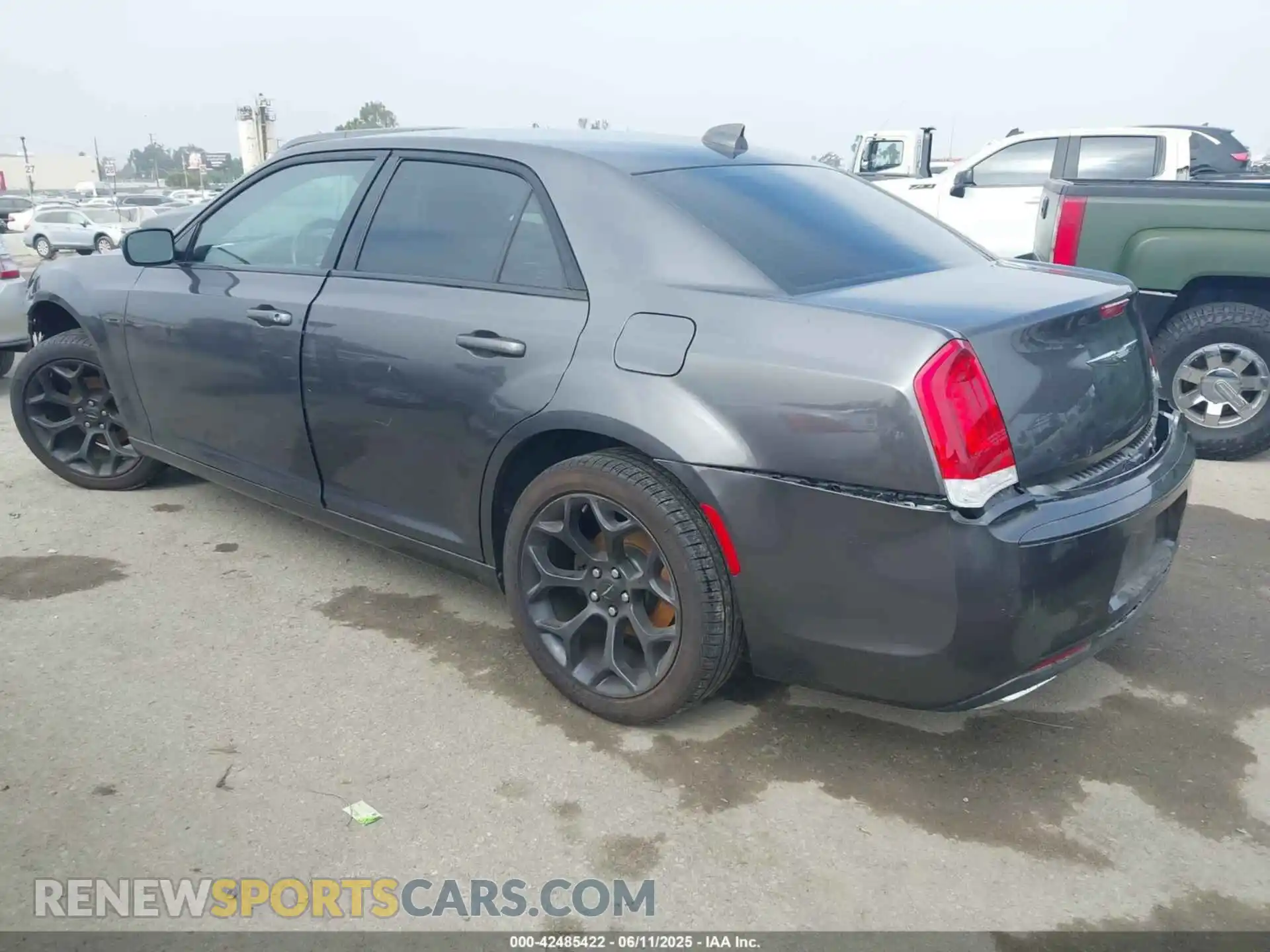 3 Photograph of a damaged car 2C3CCABG7KH562811 CHRYSLER 300 2019