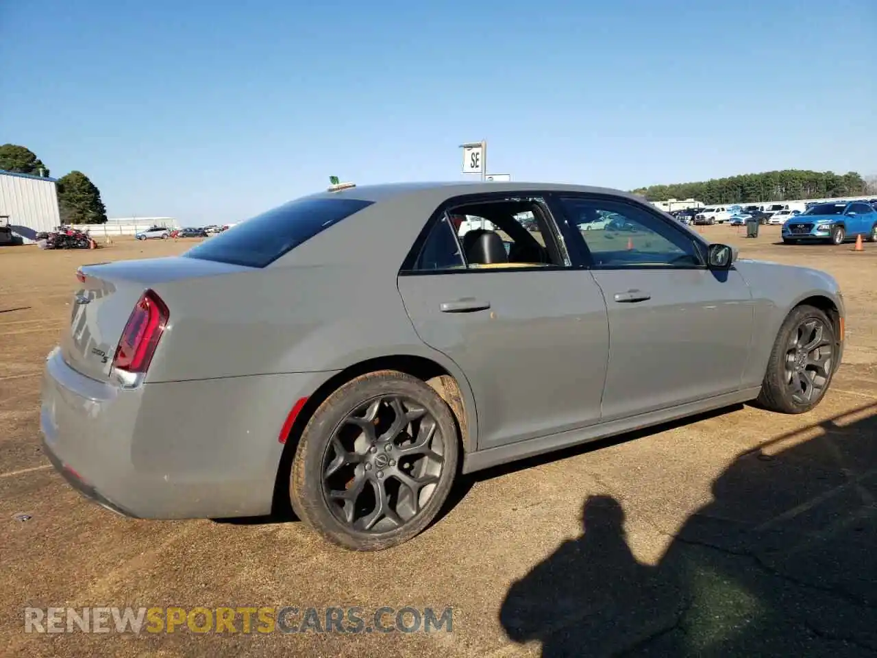 3 Photograph of a damaged car 2C3CCABG8KH539960 CHRYSLER 300 2019
