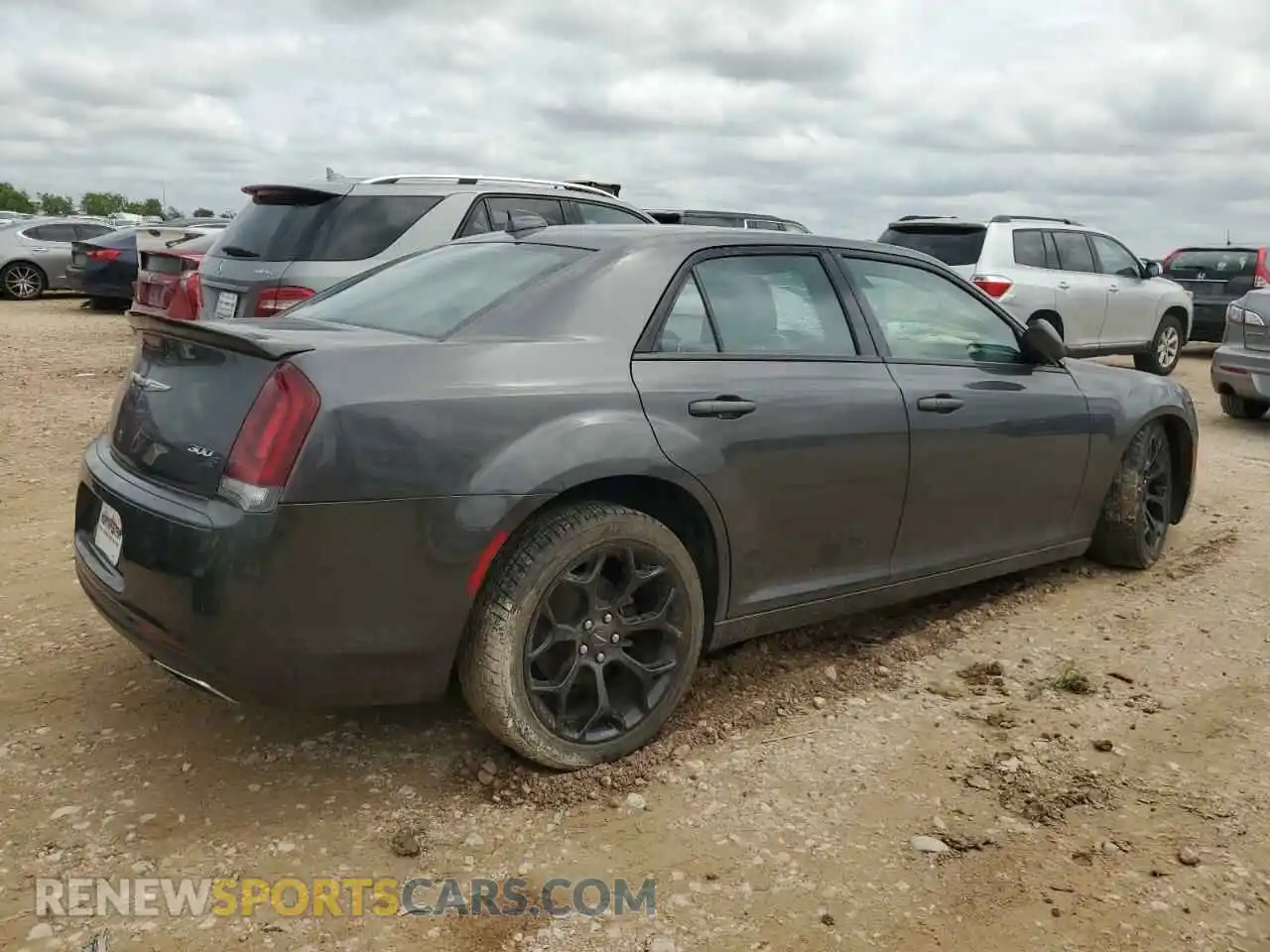 3 Photograph of a damaged car 2C3CCABG9KH728925 CHRYSLER 300 2019