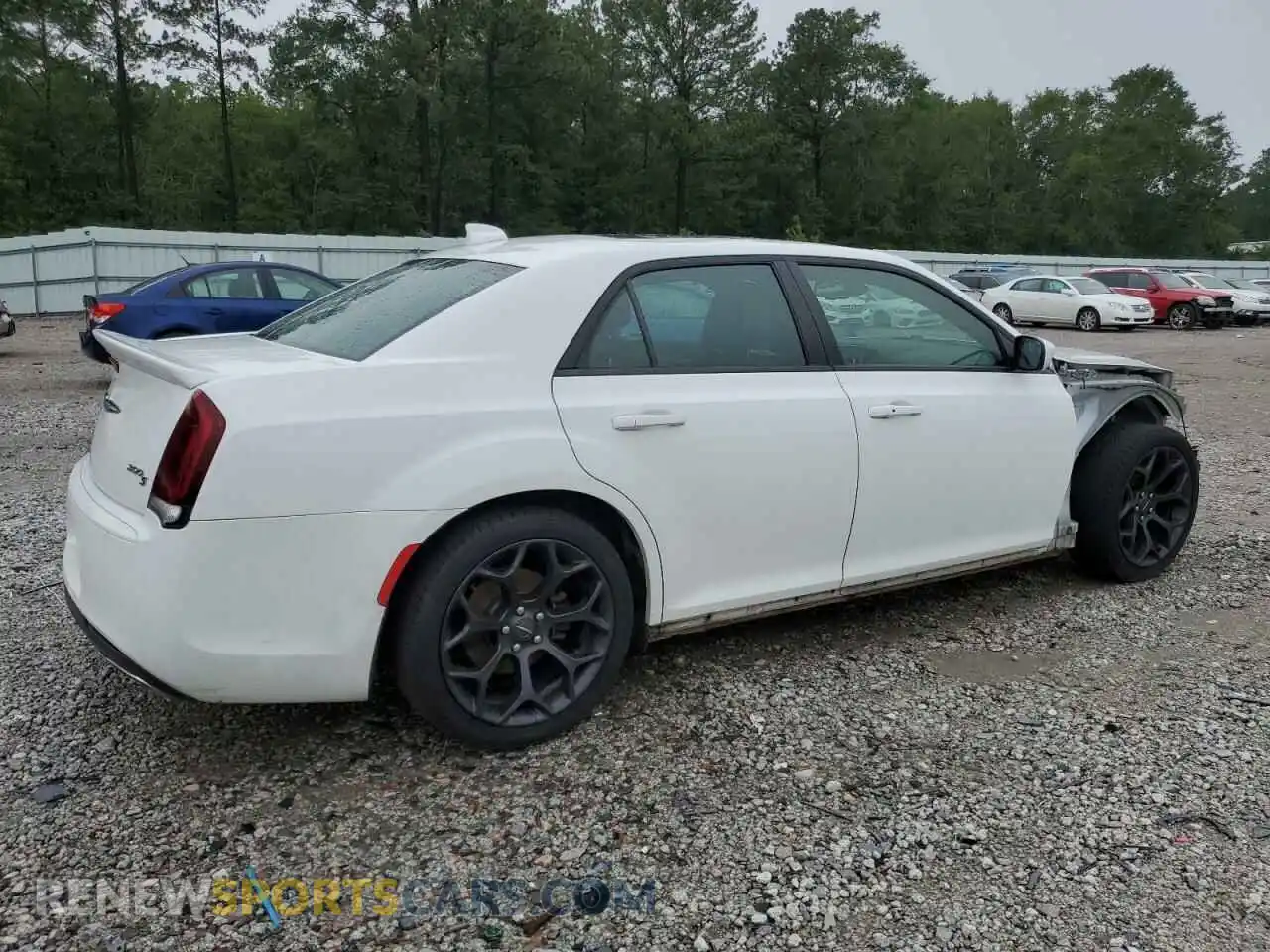 3 Photograph of a damaged car 2C3CCABT1KH580315 CHRYSLER 300 2019