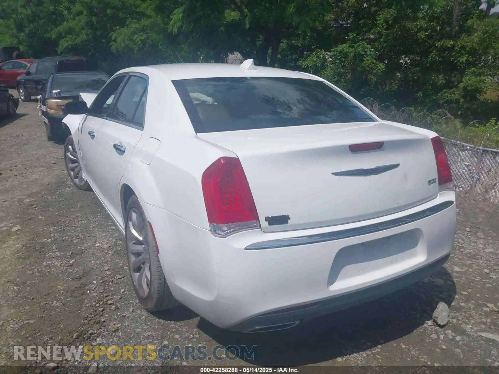 3 Photograph of a damaged car 2C3CCAEG3KH528019 CHRYSLER 300 2019