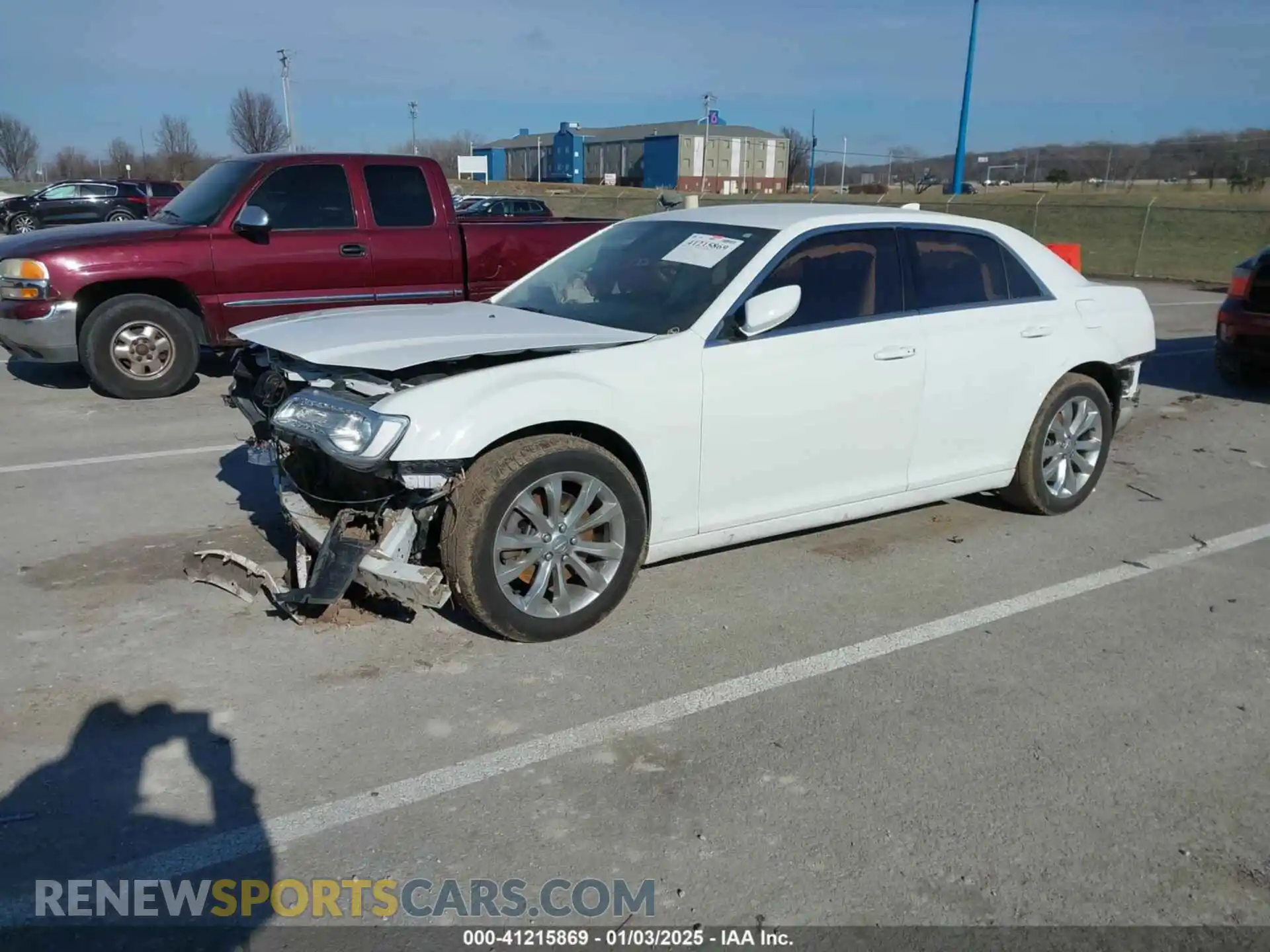 2 Photograph of a damaged car 2C3CCARG7KH528969 CHRYSLER 300 2019