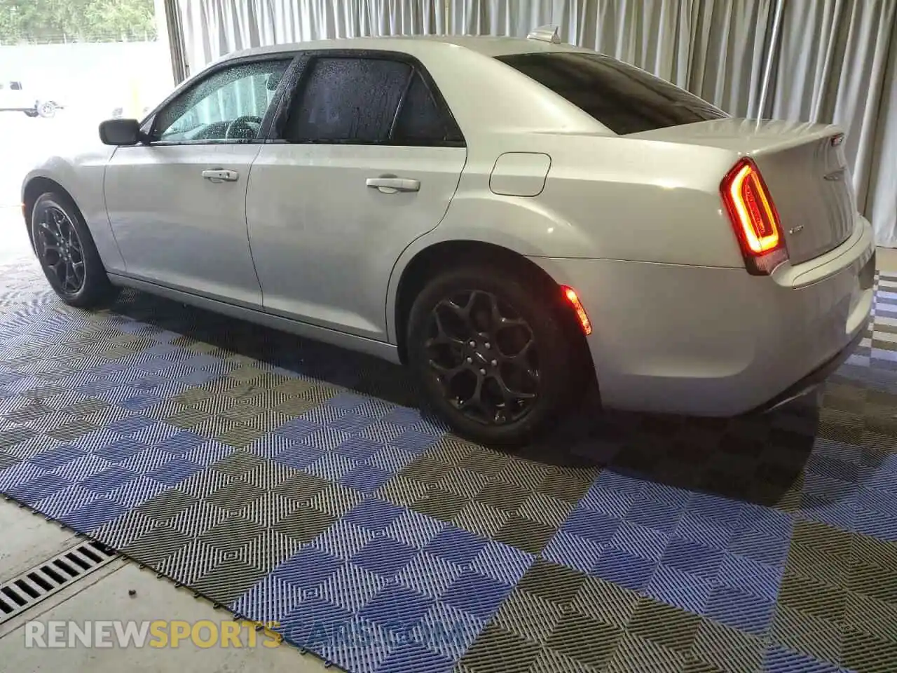 2 Photograph of a damaged car 2C3CCARG8KH666343 CHRYSLER 300 2019