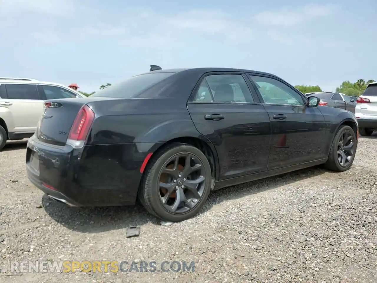 3 Photograph of a damaged car 2C3CCAAG0LH209362 CHRYSLER 300 2020
