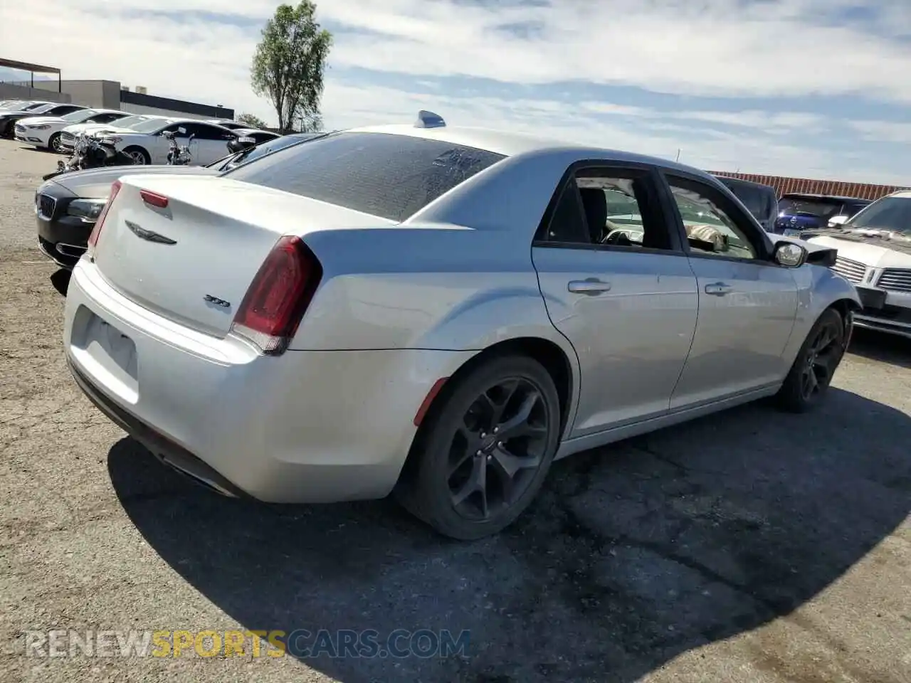 3 Photograph of a damaged car 2C3CCAAG3LH212658 CHRYSLER 300 2020