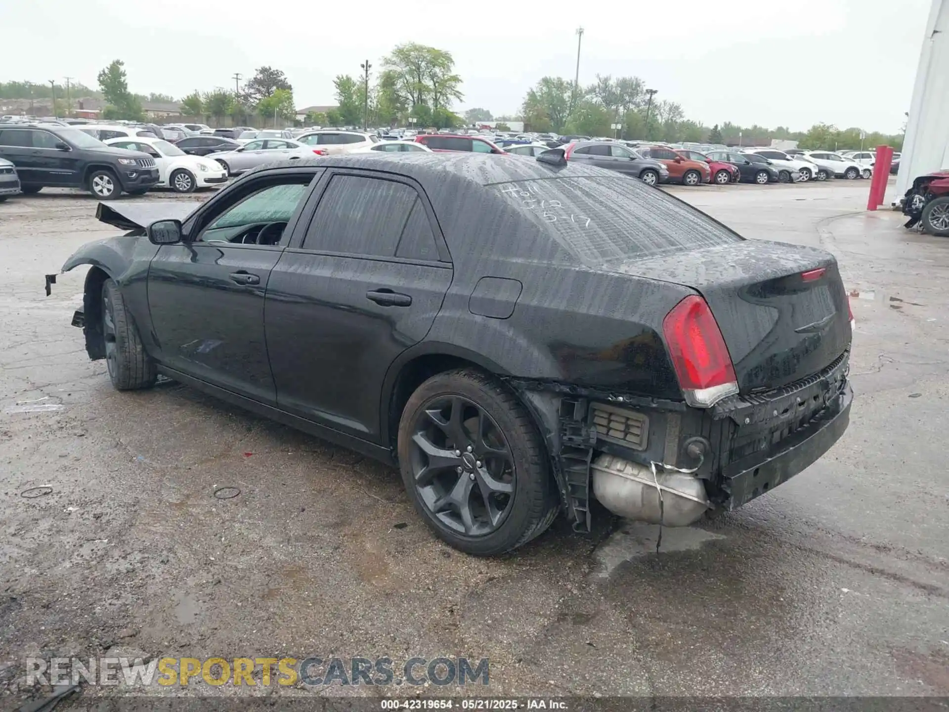 3 Photograph of a damaged car 2C3CCAAG4LH203001 CHRYSLER 300 2020