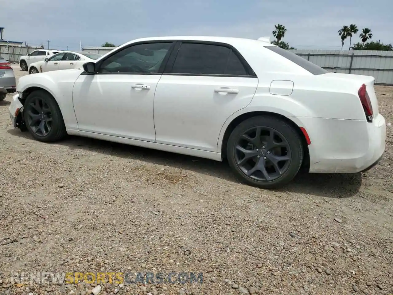 2 Фотография поврежденного автомобиля 2C3CCAAG5LH181543 CHRYSLER 300 2020