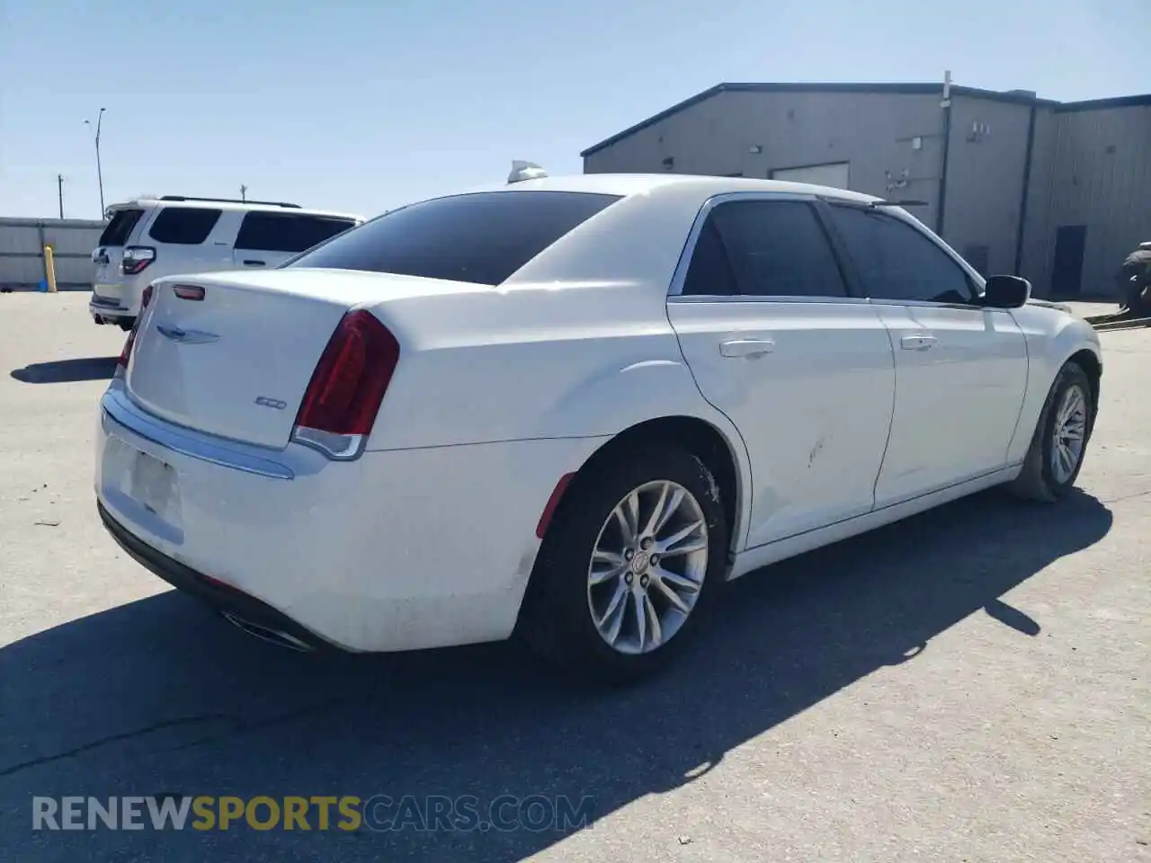 3 Photograph of a damaged car 2C3CCAAG7LH128259 CHRYSLER 300 2020