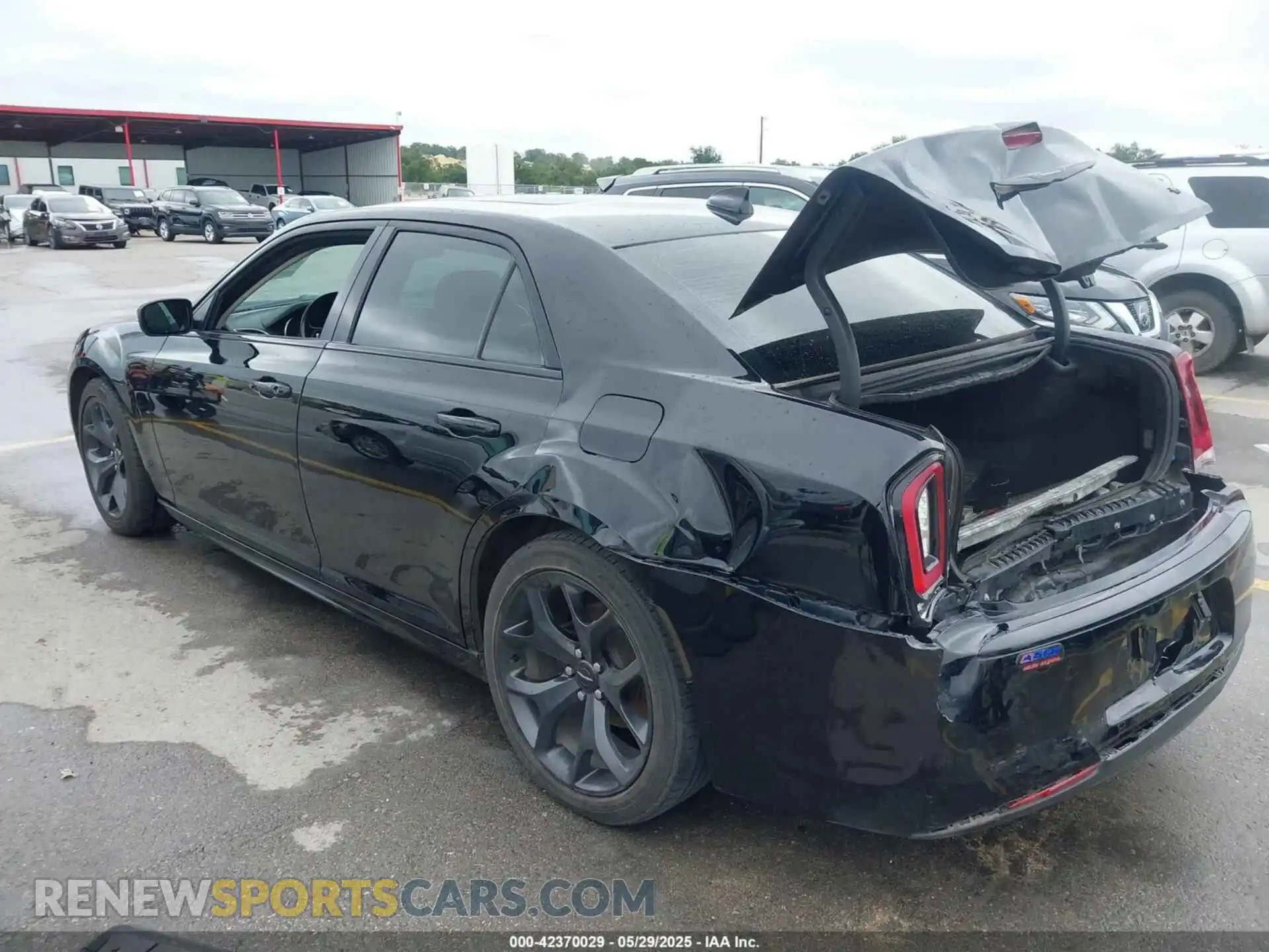 3 Photograph of a damaged car 2C3CCAAG8LH233604 CHRYSLER 300 2020