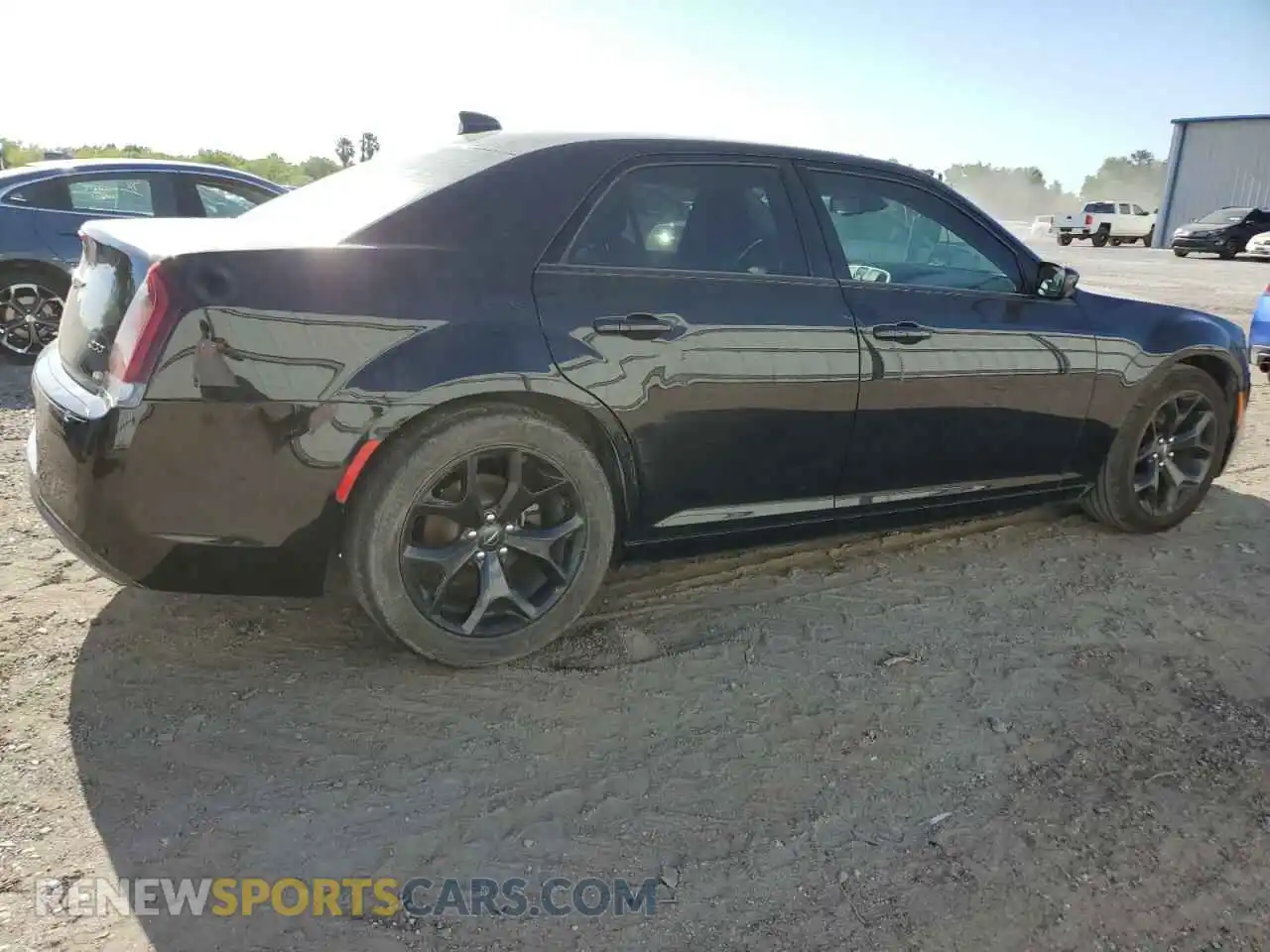 3 Photograph of a damaged car 2C3CCAAG9LH182369 CHRYSLER 300 2020