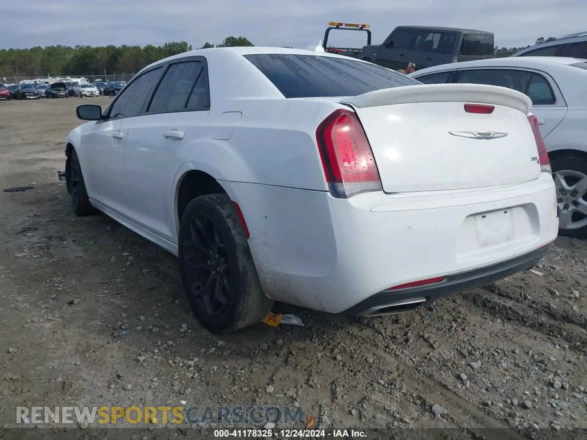 3 Photograph of a damaged car 2C3CCABT7LH145901 CHRYSLER 300 2020