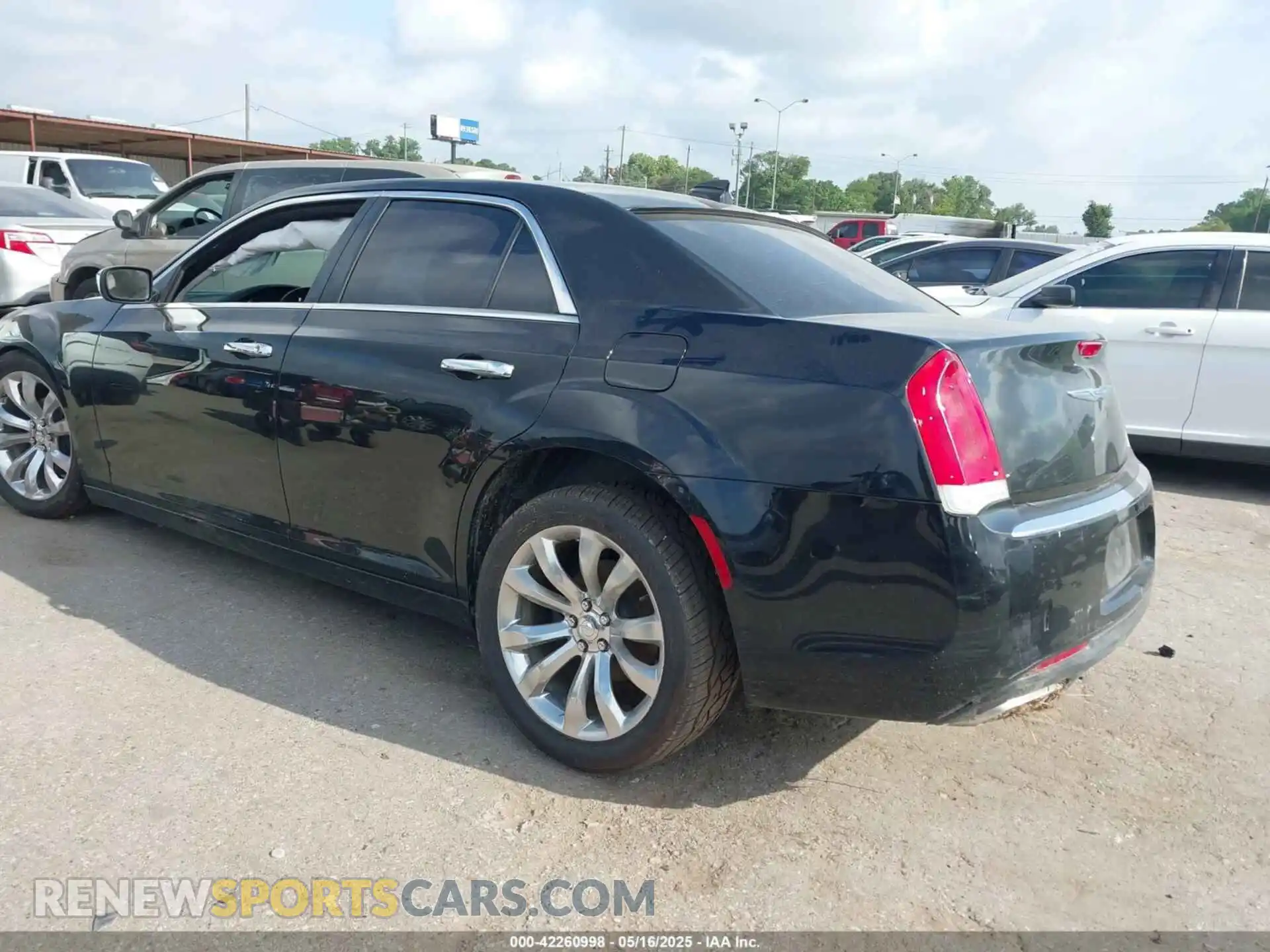 3 Photograph of a damaged car 2C3CCAEG6LH124343 CHRYSLER 300 2020