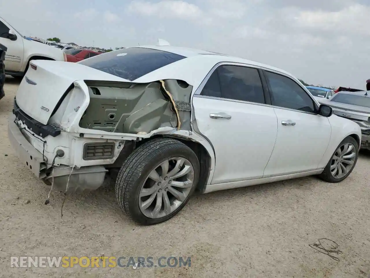 3 Photograph of a damaged car 2C3CCAEG7LH102934 CHRYSLER 300 2020