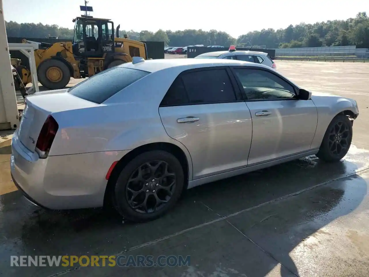 3 Photograph of a damaged car 2C3CCAGG2LH164545 CHRYSLER 300 2020