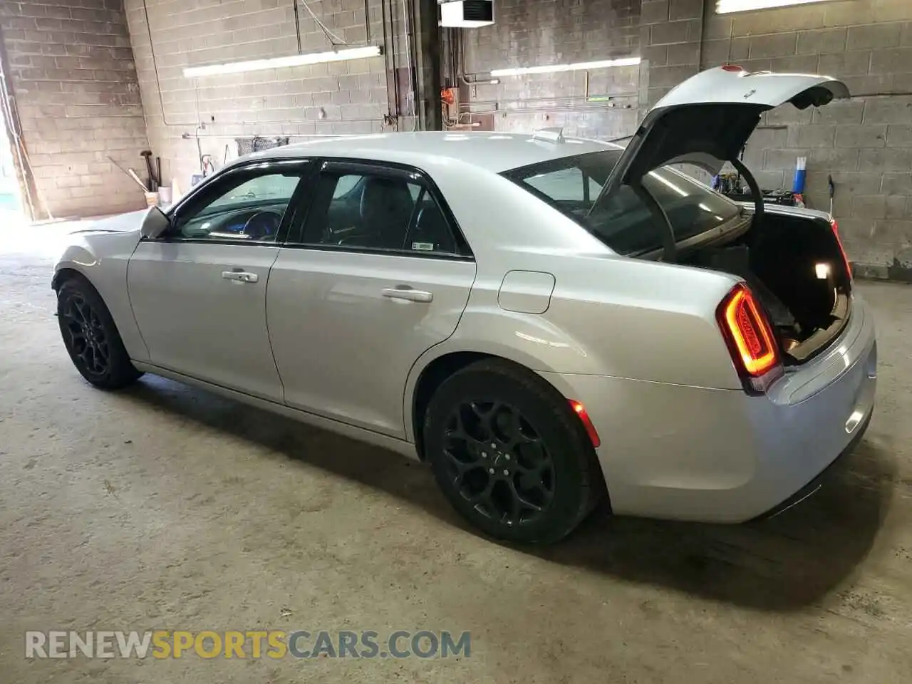 2 Photograph of a damaged car 2C3CCAGG6LH128552 CHRYSLER 300 2020