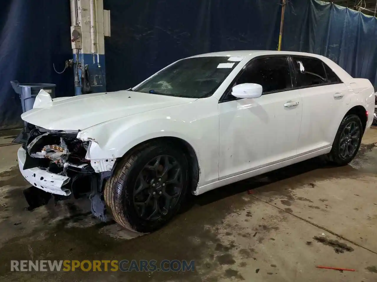1 Photograph of a damaged car 2C3CCAGG7LH150964 CHRYSLER 300 2020
