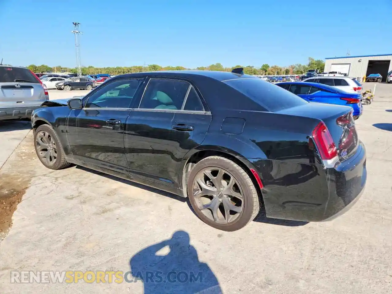 2 fotografías del automóvil dañado 2C3CCAAG2MH679975 CHRYSLER 300 2021