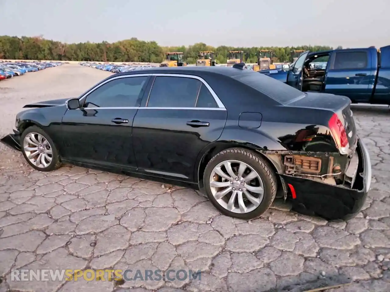 2 fotografías del automóvil dañado 2C3CCAAG8MH614970 CHRYSLER 300 2021