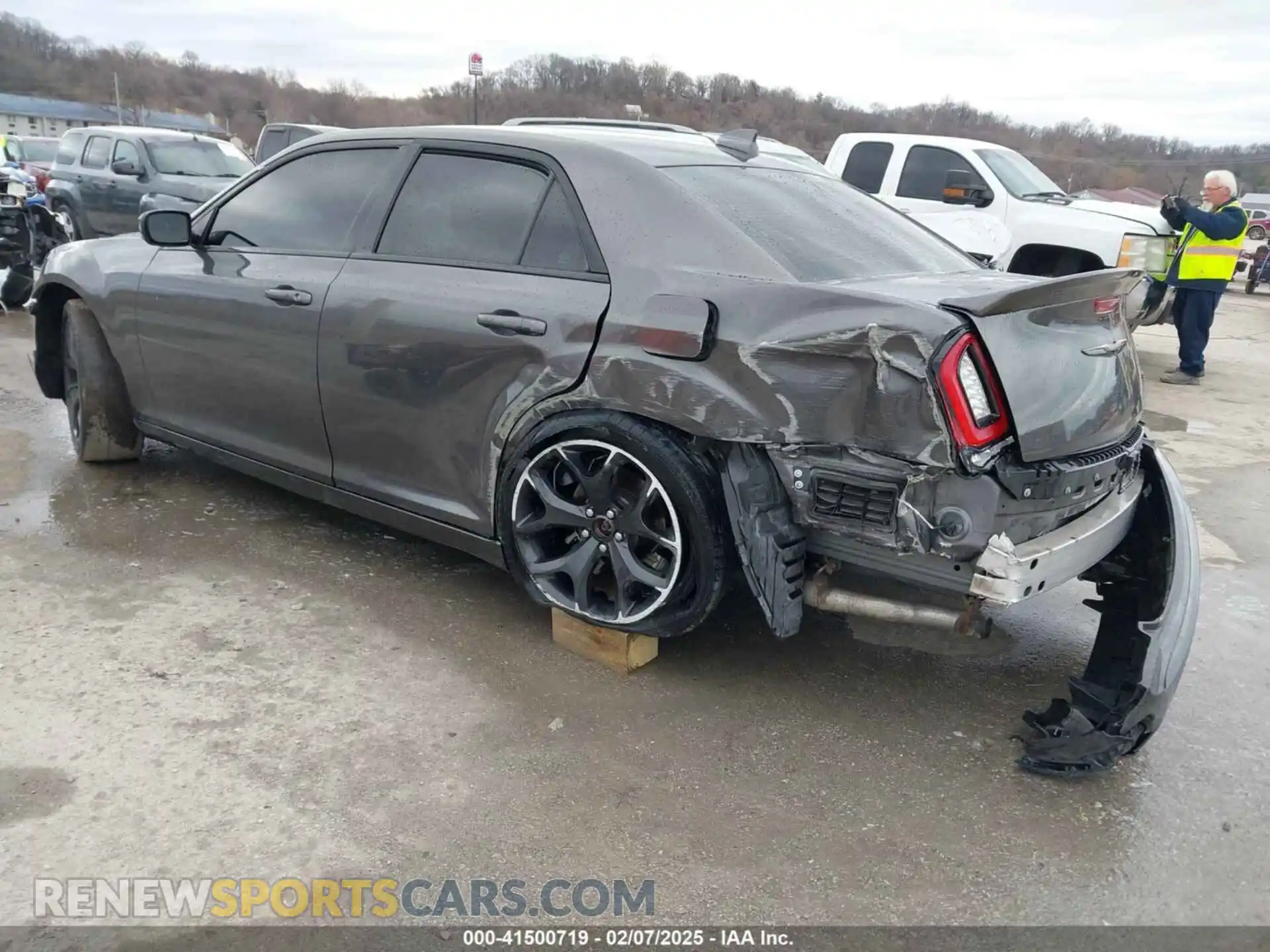 3 Photograph of a damaged car 2C3CCABG1MH626523 CHRYSLER 300 2021