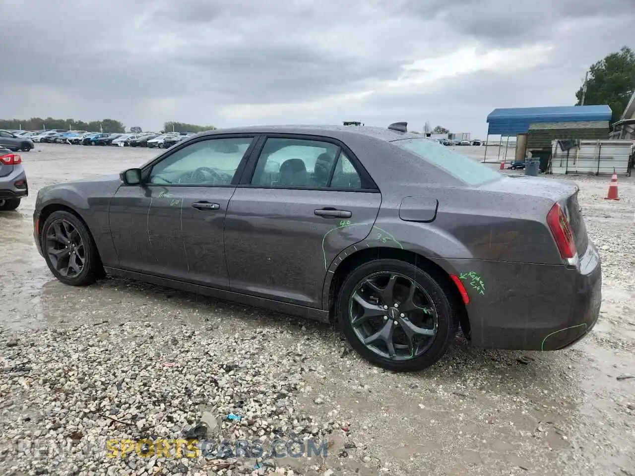 2 Photograph of a damaged car 2C3CCABG2MH585349 CHRYSLER 300 2021