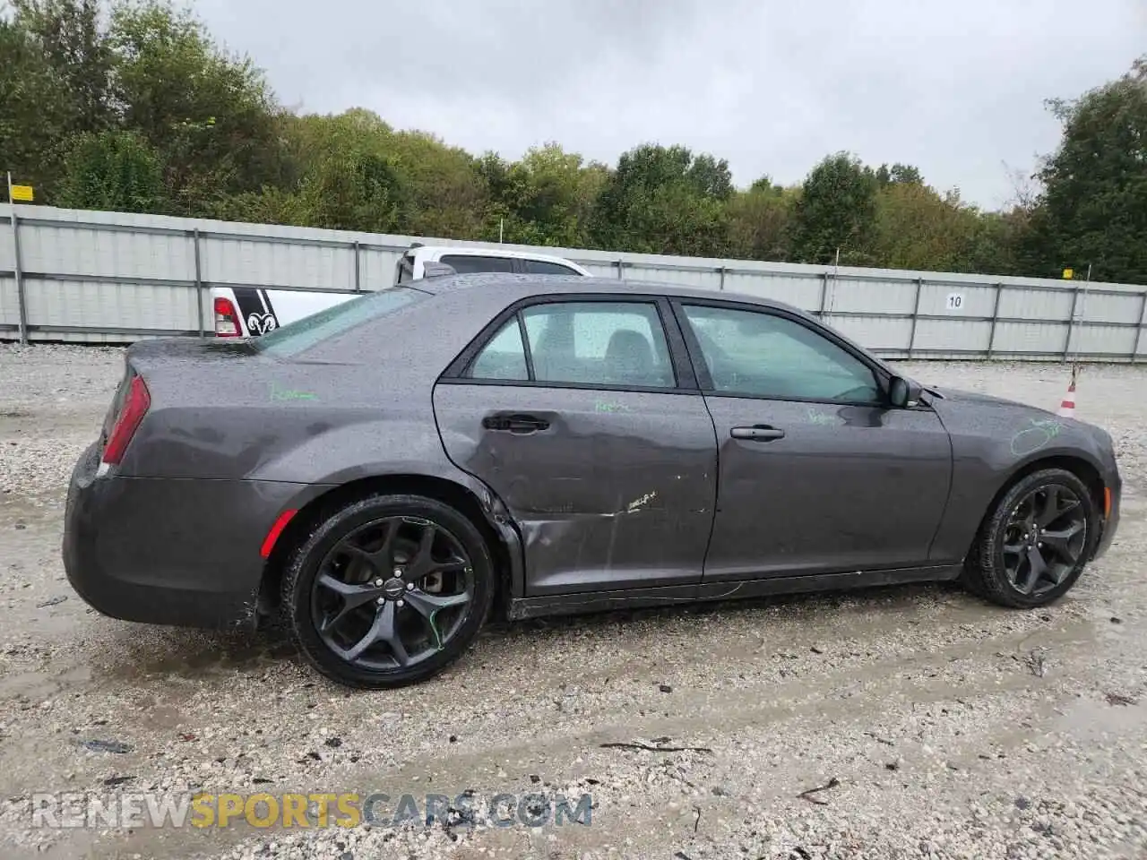 3 Photograph of a damaged car 2C3CCABG2MH585349 CHRYSLER 300 2021