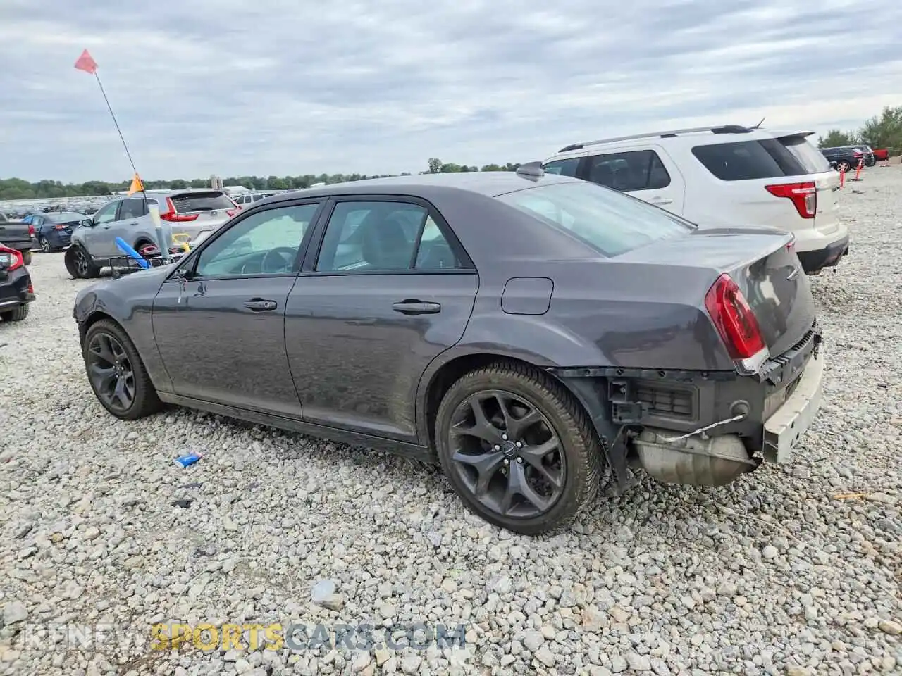 2 Фотография поврежденного автомобиля 2C3CCABG4MH528893 CHRYSLER 300 2021
