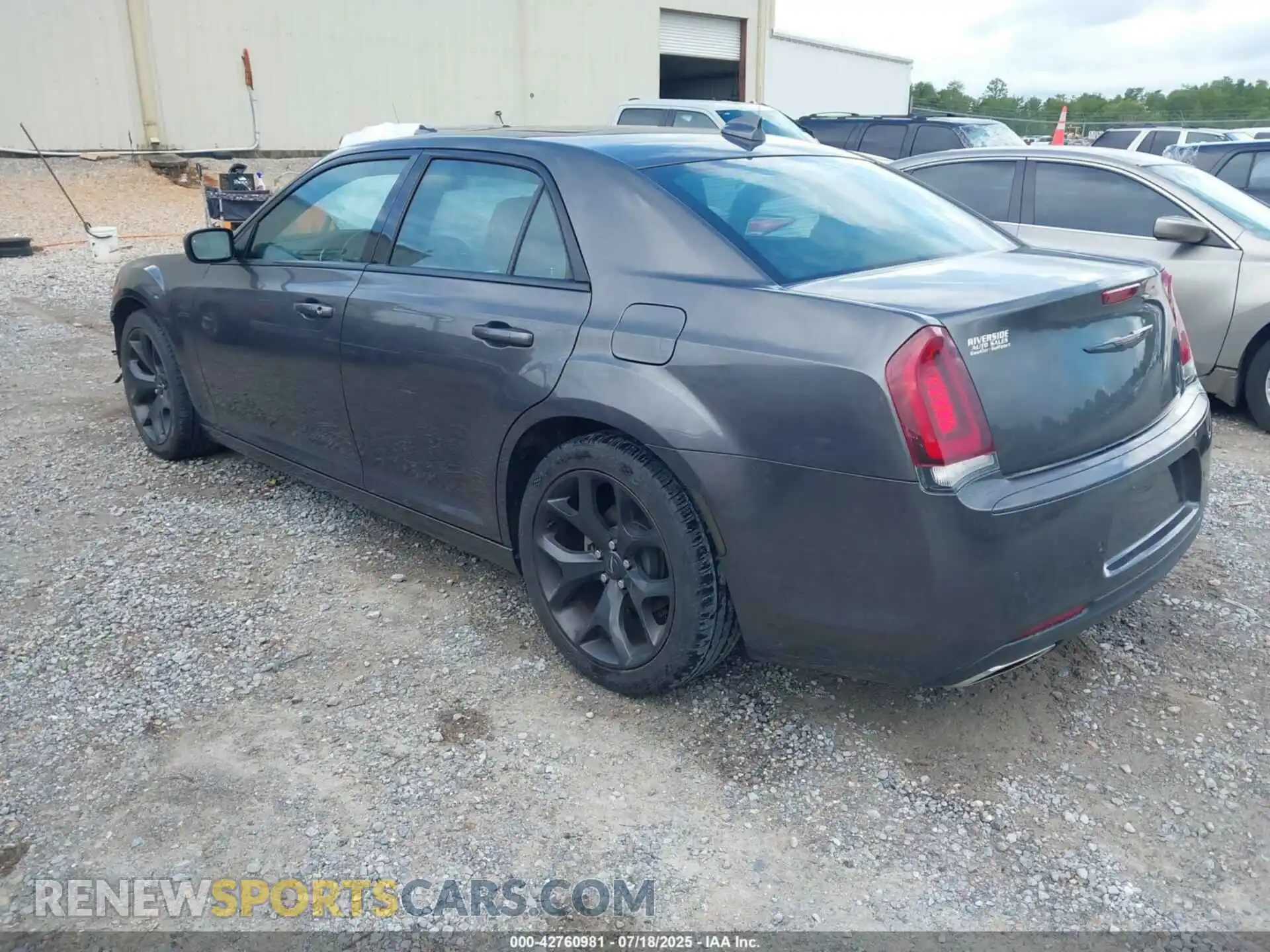 3 Photograph of a damaged car 2C3CCABG4MH585563 CHRYSLER 300 2021