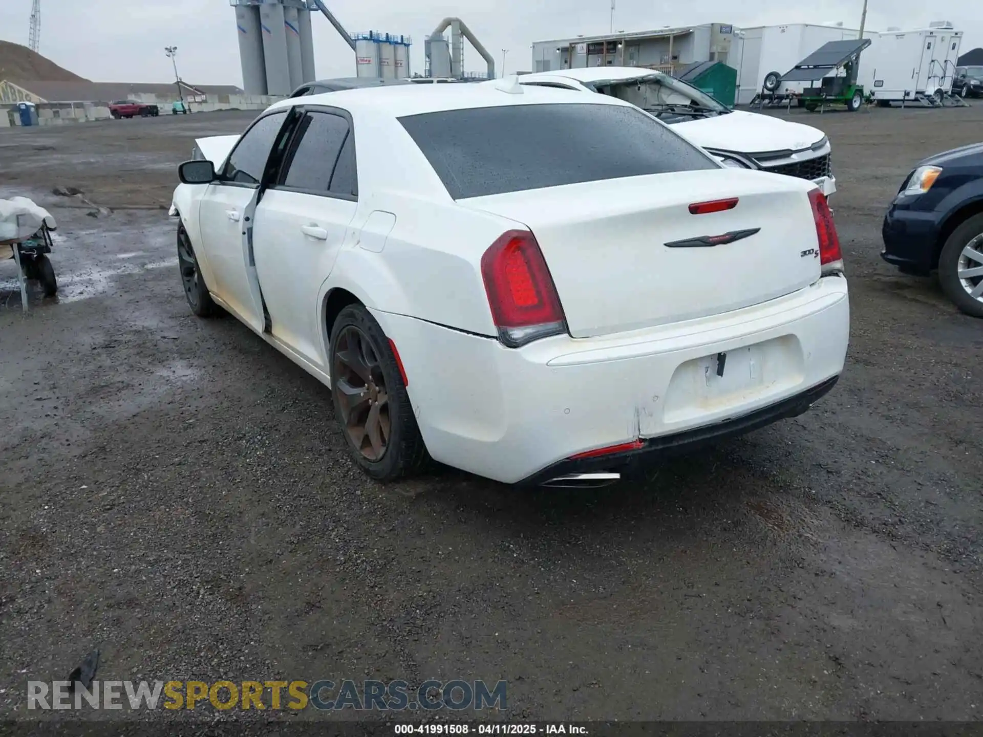 3 Photograph of a damaged car 2C3CCABG5MH532807 CHRYSLER 300 2021