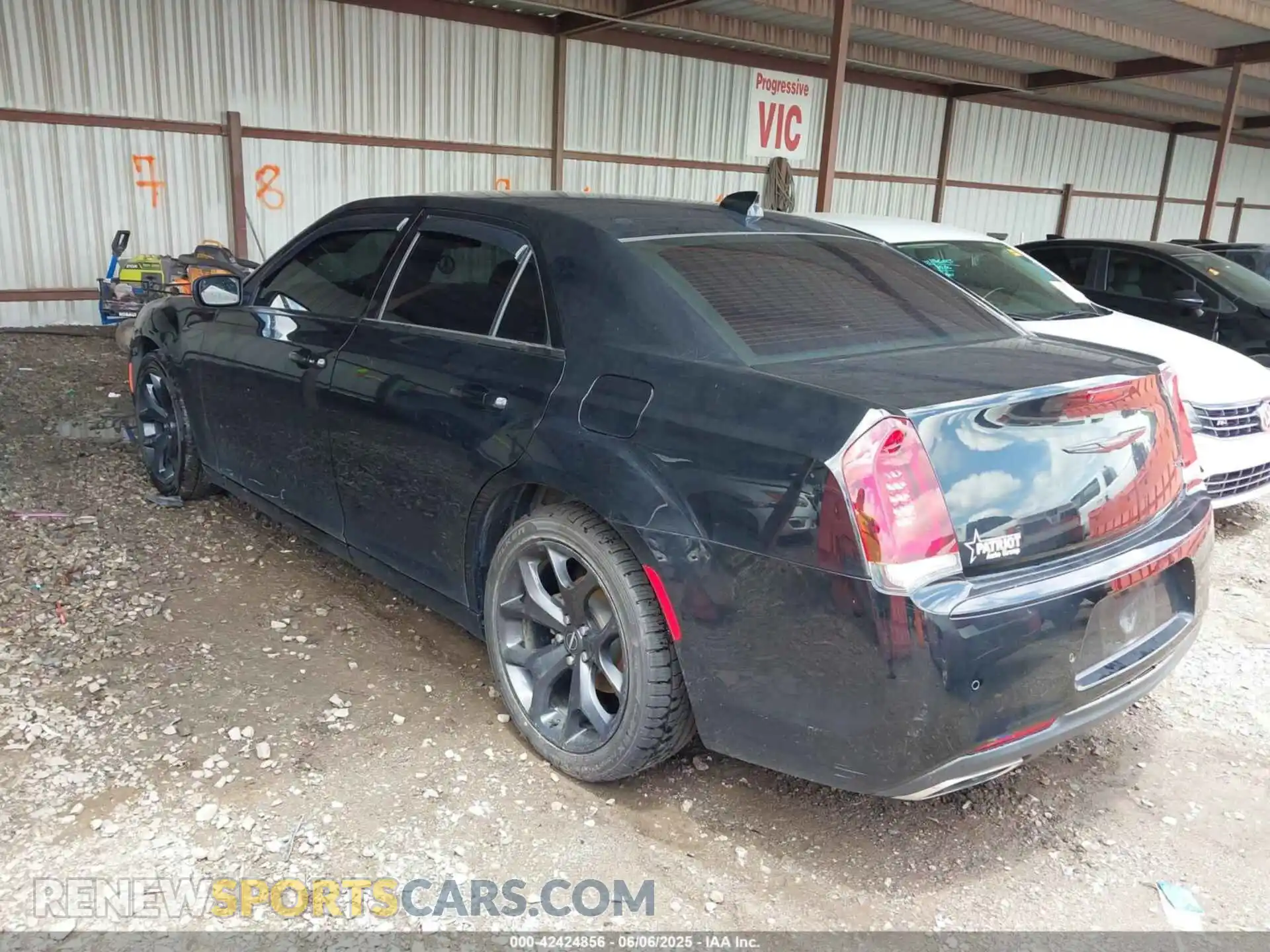 3 fotografías del automóvil dañado 2C3CCABG5MH589430 CHRYSLER 300 2021