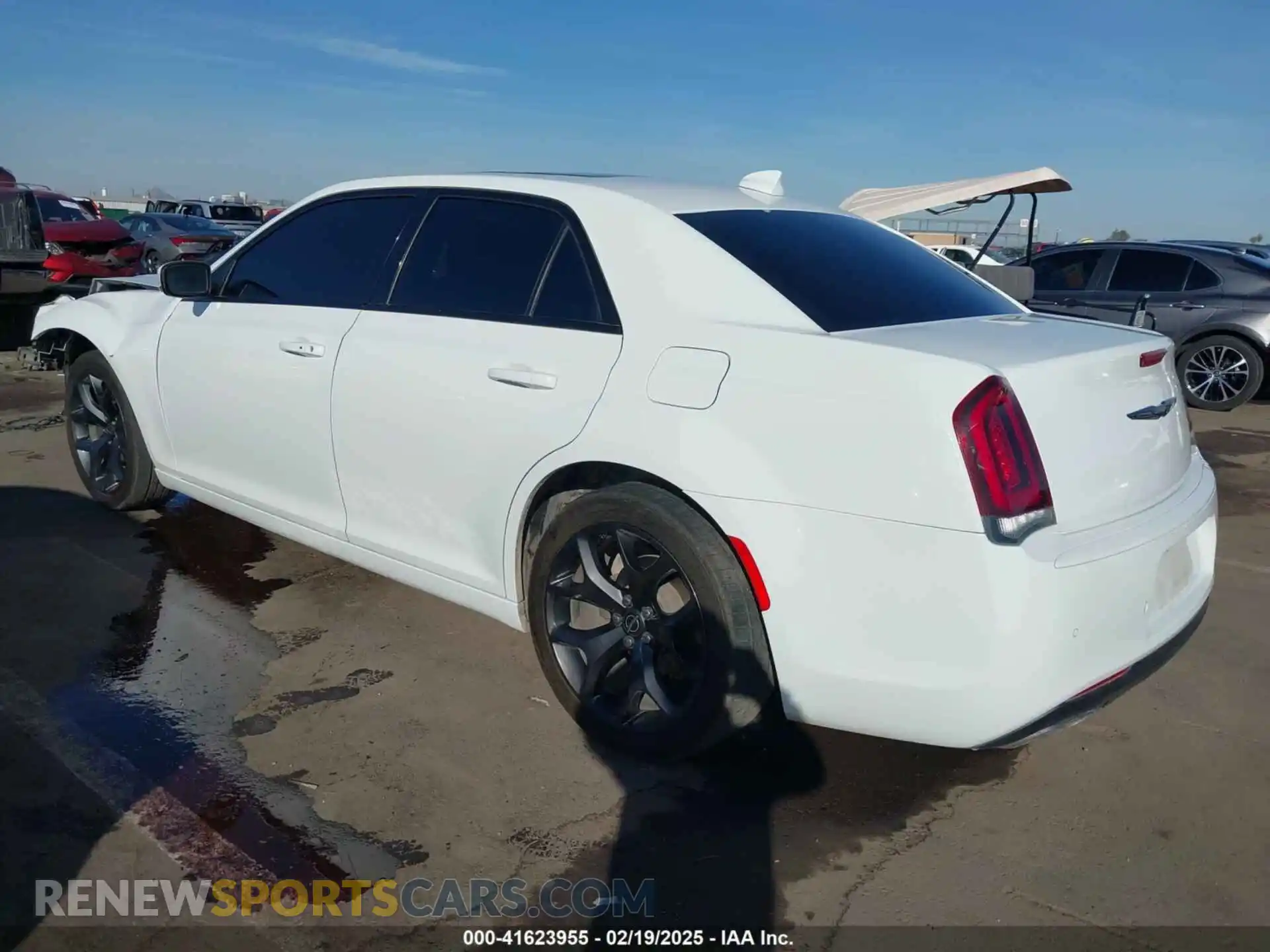 3 fotografías del automóvil dañado 2C3CCABG8MH537354 CHRYSLER 300 2021