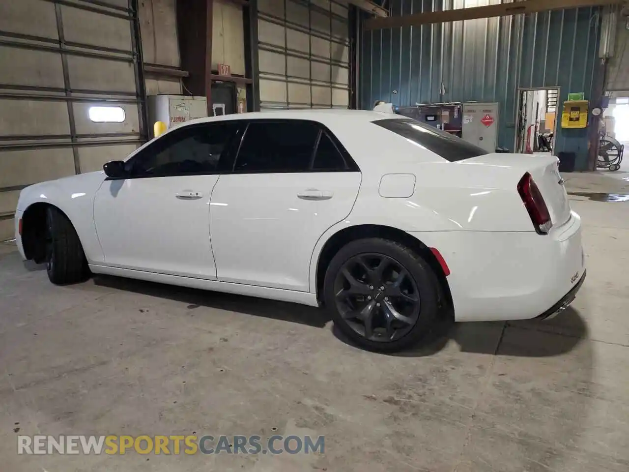 2 Photograph of a damaged car 2C3CCAAGXNH232831 CHRYSLER 300 2022