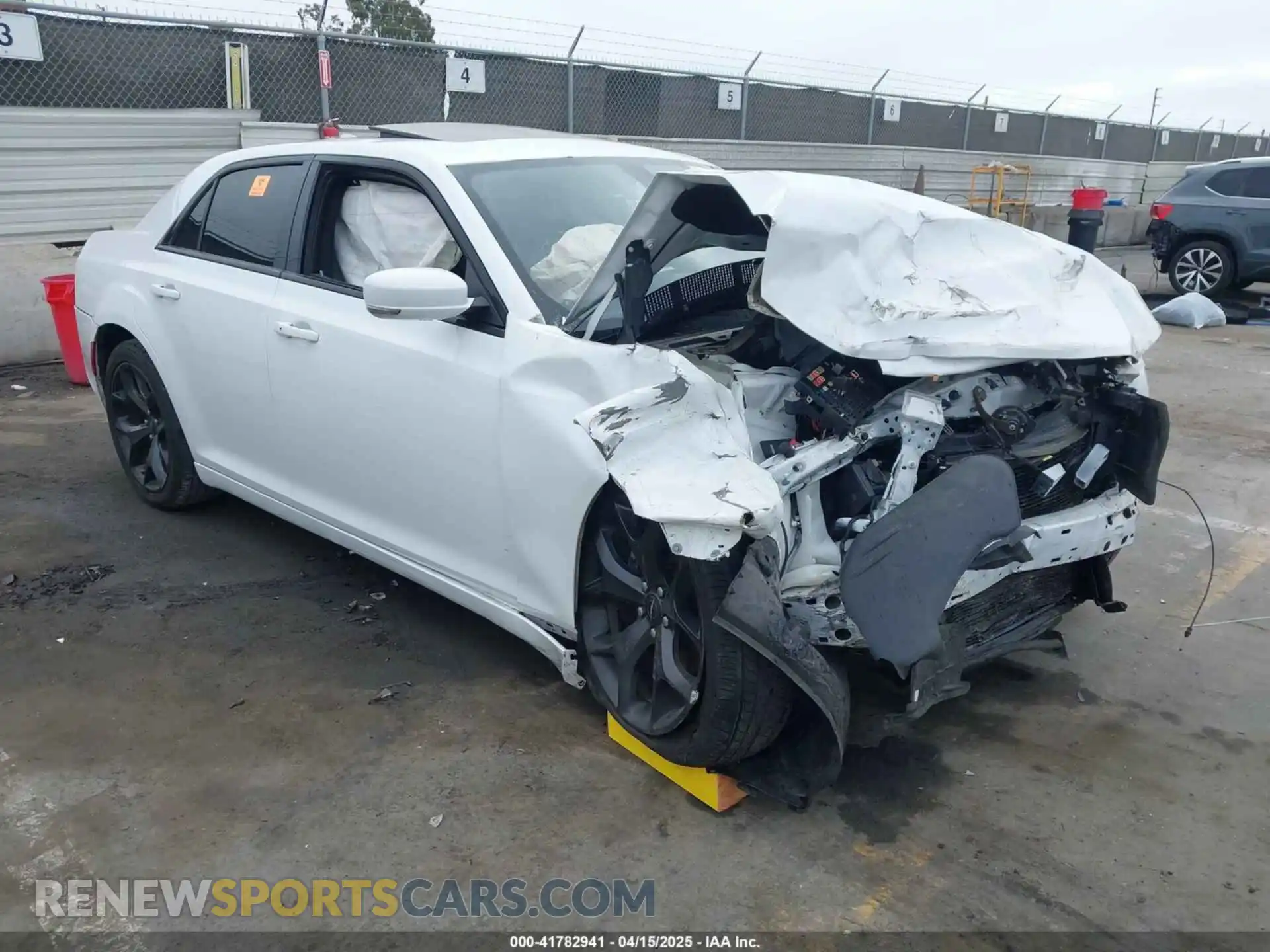 1 Photograph of a damaged car 2C3CCABG0NH190751 CHRYSLER 300 2022