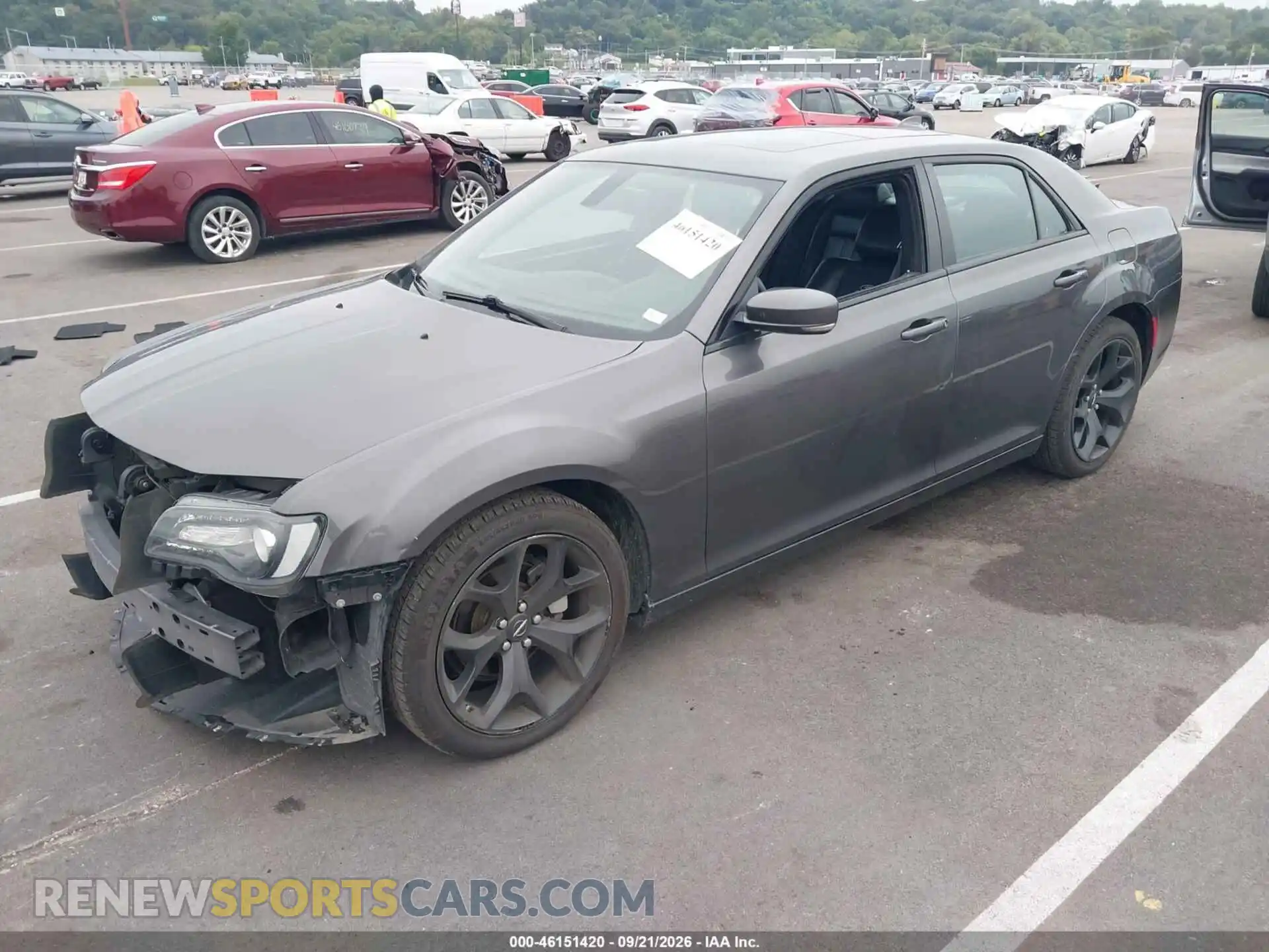 2 Фотография поврежденного автомобиля 2C3CCABG1NH158679 CHRYSLER 300 2022