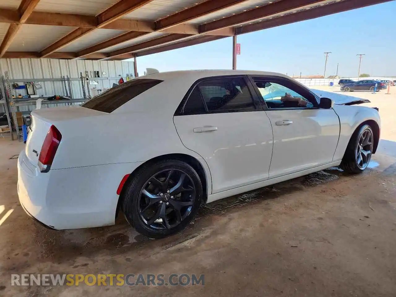 3 Photograph of a damaged car 2C3CCABG5NH127161 CHRYSLER 300 2022