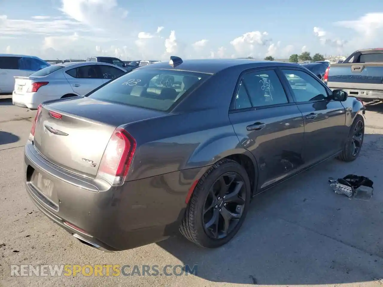 3 Photograph of a damaged car 2C3CCABG5NH158703 CHRYSLER 300 2022