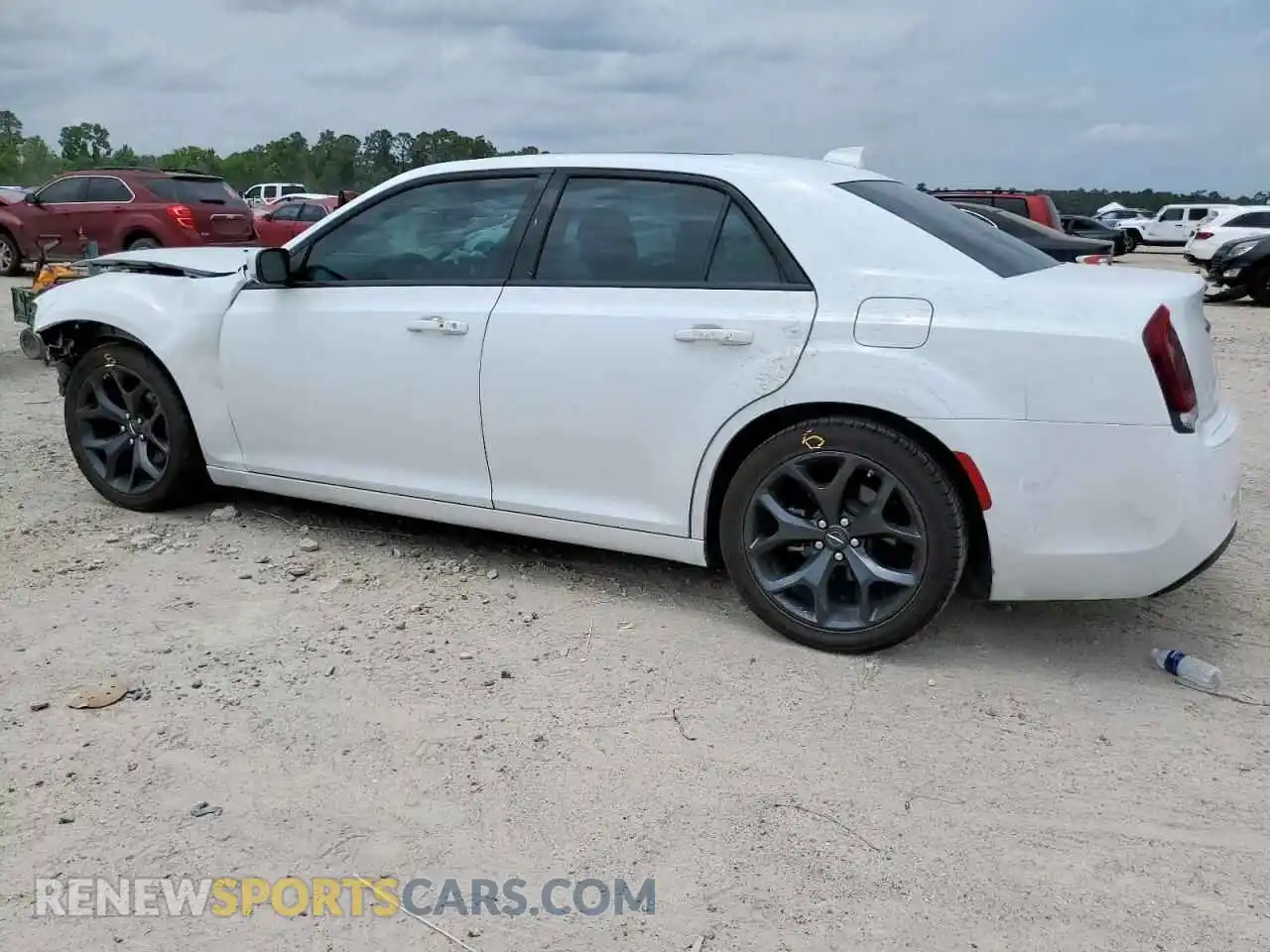 2 Photograph of a damaged car 2C3CCABG6NH167524 CHRYSLER 300 2022