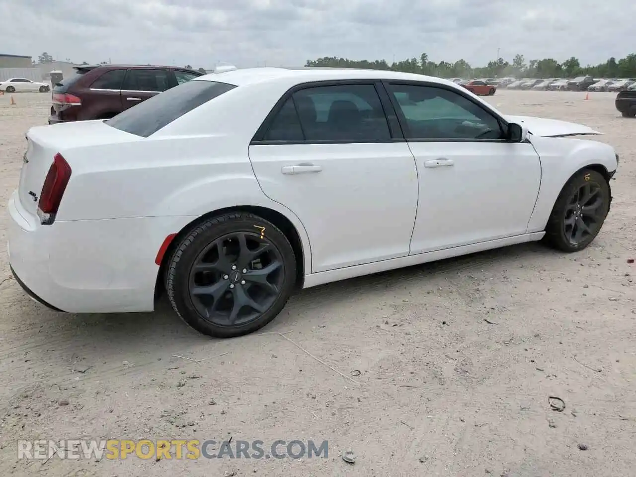 3 Photograph of a damaged car 2C3CCABG6NH167524 CHRYSLER 300 2022