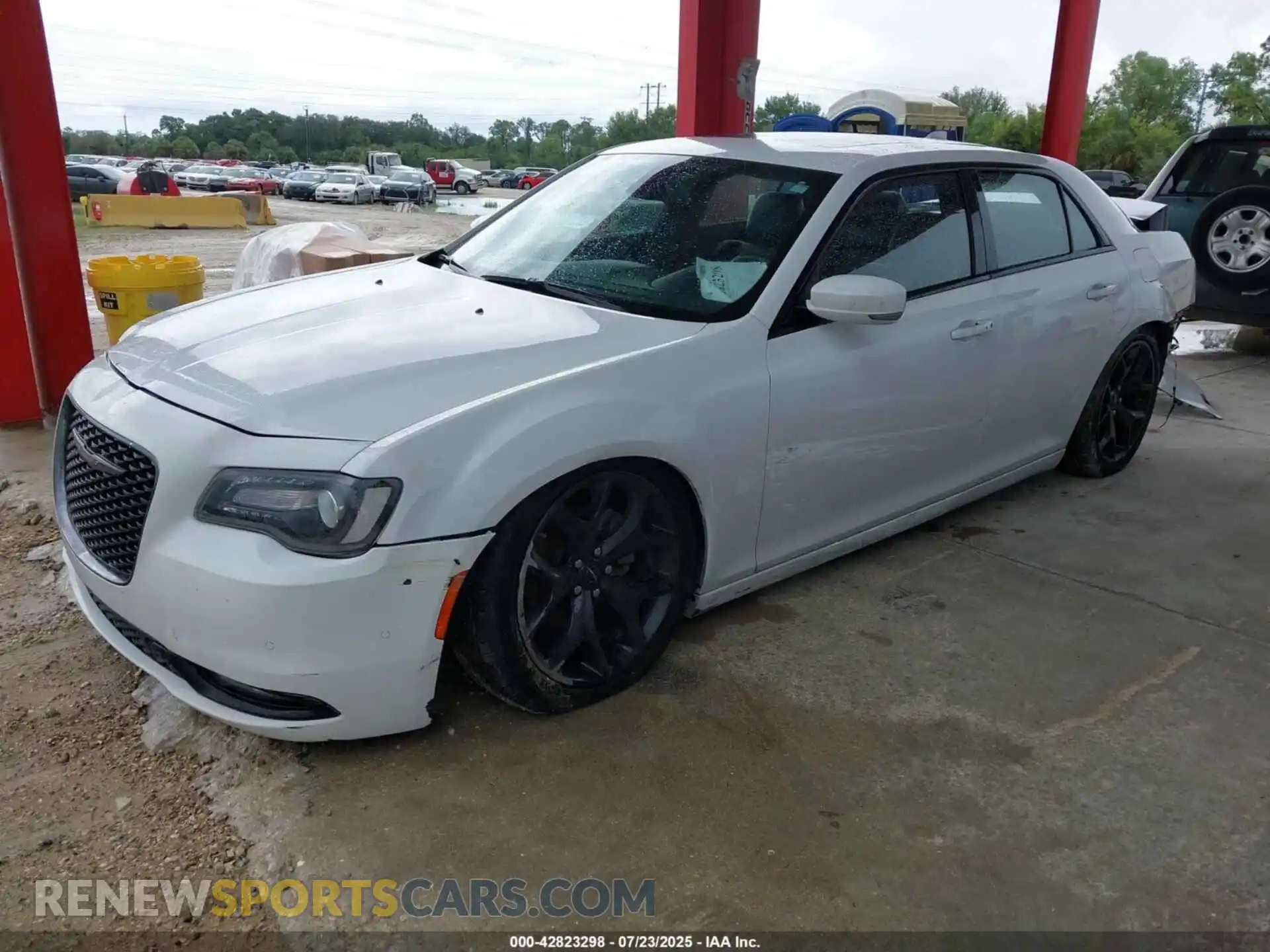 2 Photograph of a damaged car 2C3CCABG9NH184401 CHRYSLER 300 2022
