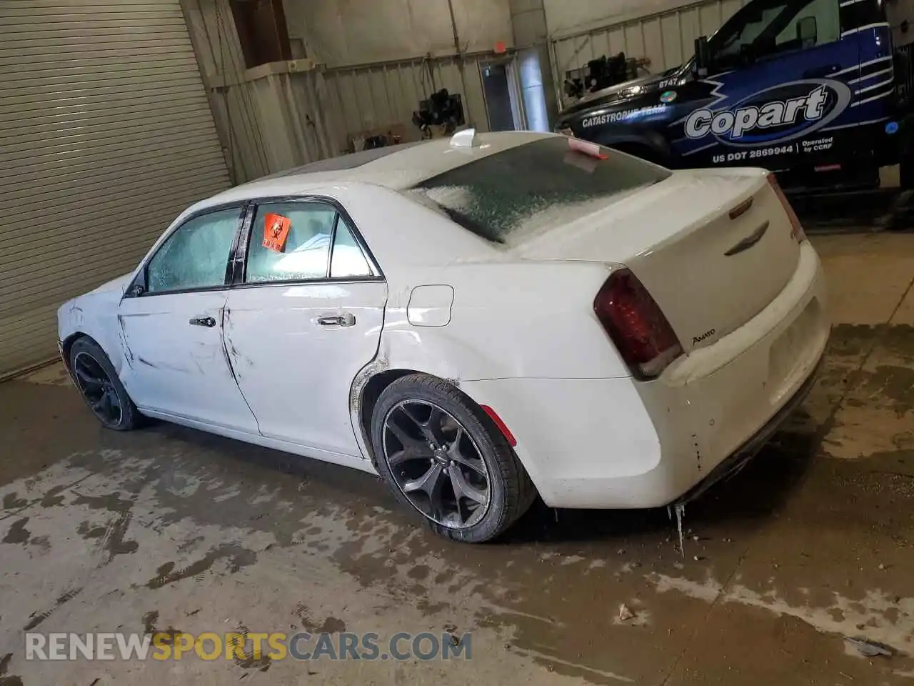 2 Photograph of a damaged car 2C3CCABG9NH186987 CHRYSLER 300 2022