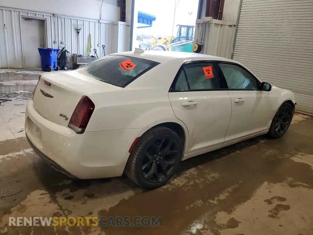 3 Photograph of a damaged car 2C3CCABG9NH186987 CHRYSLER 300 2022