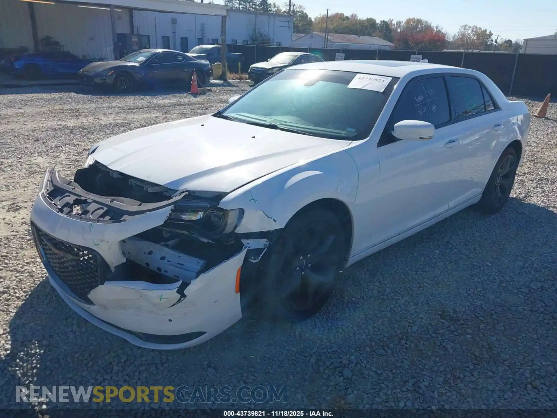 2 fotografías del automóvil dañado 2C3CCABGXNH256433 CHRYSLER 300 2022