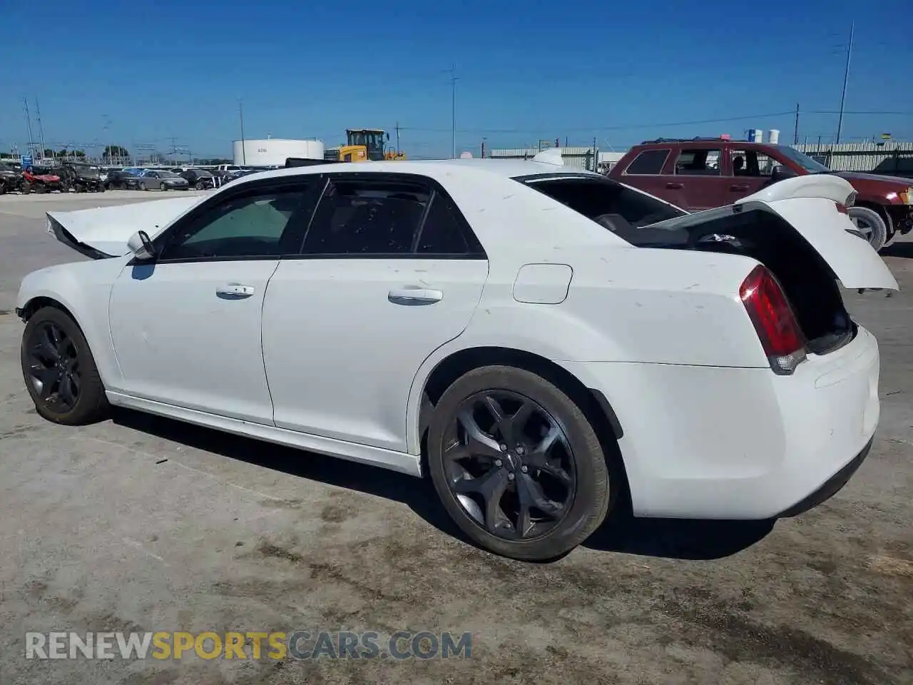 2 Photograph of a damaged car 2C3CCABTXNH121143 CHRYSLER 300 2022