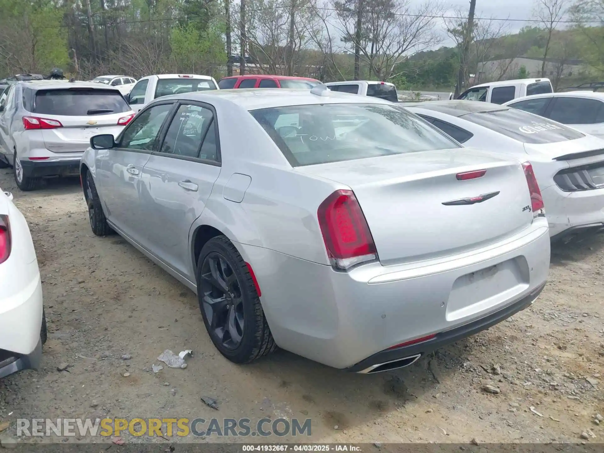 3 Photograph of a damaged car 2C3CCABG1PH565453 CHRYSLER 300 2023